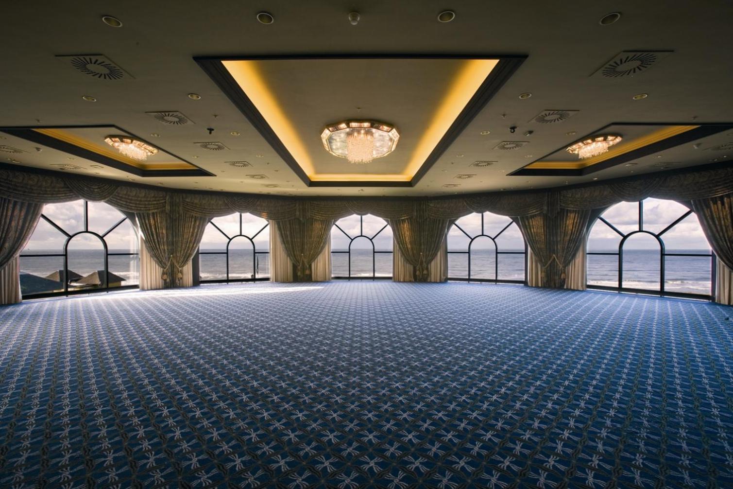 Grand Hotel Huis Ter Duin Noordwijk Zewnętrze zdjęcie The interior of the 100-metre-long (330 ft) ballroom